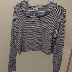 Black and white sweatshirt